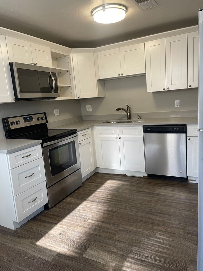 Photo - 3 Bedroom 2 Bathroom Condo in Lakewood Unit 40