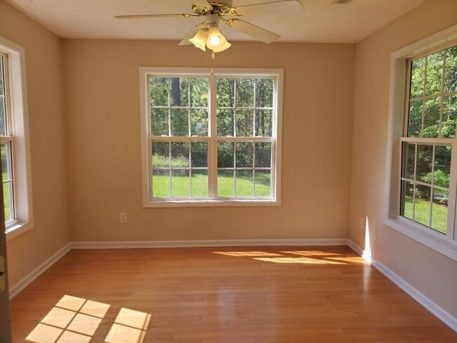 Photo - Charming 2 Story Home with Sun-Room!