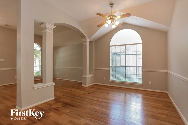 Photo - 2115 Mercoal Dr