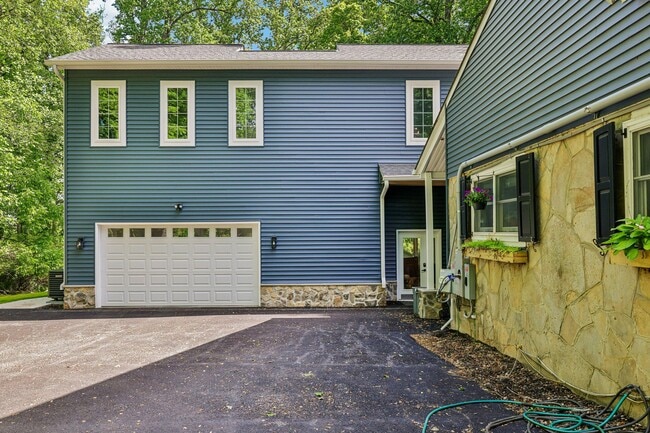 Photo - 4315 Pinetree Rd