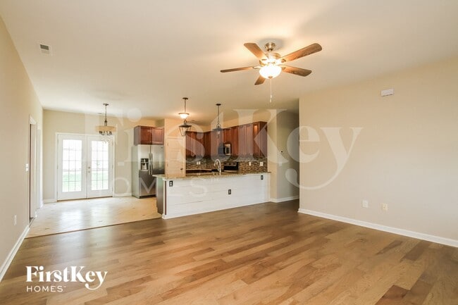 Photo - 213 W Hoke St