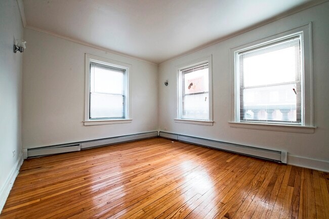 Bedroom - 7229-33 S Yates Blvd