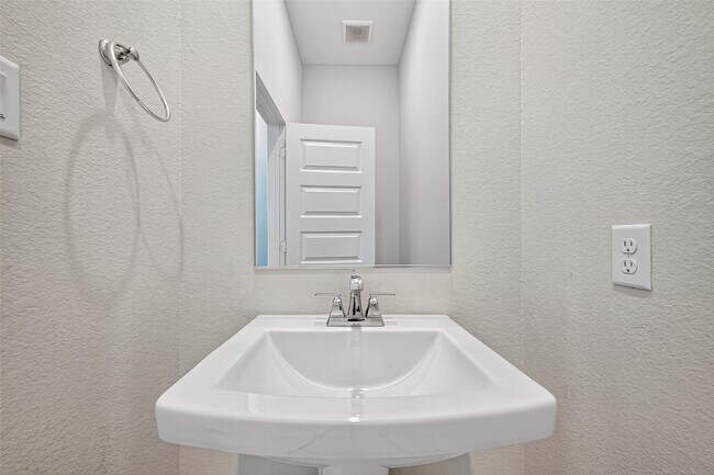 Photo - 151 Nightshade St