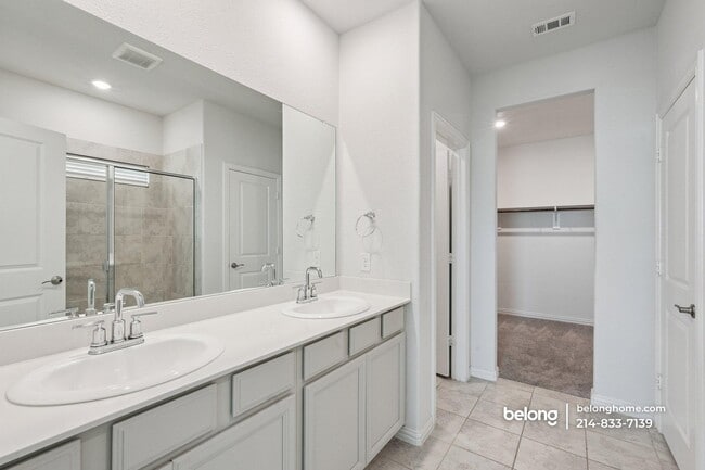 Photo - 2115 Clarion Dr