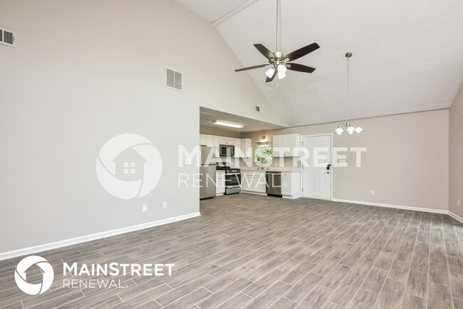 Photo - 657 Lake Dr SW