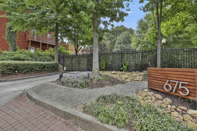 Photo - 675 Greenwood Ave NE Unit 122