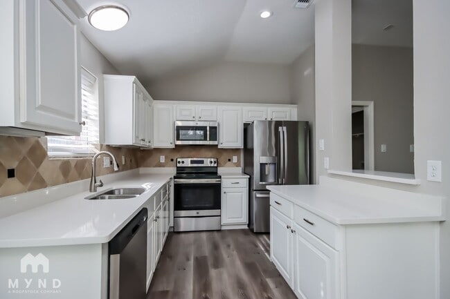 Photo - 234 Hartford Ln