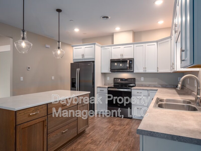 Photo - 628 Tree Farm Ln