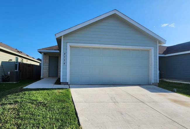Building Photo - Thea Meadows-4-bedroom, 2 baths