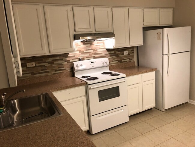 1211 Whispering Hills Ct Unidad 1A