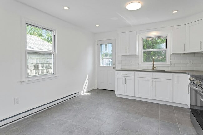 Photo - 22 Hackett Cir N