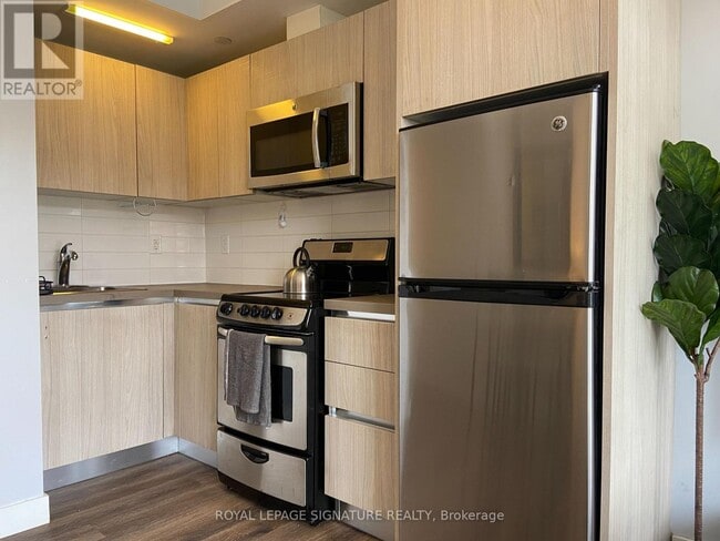 Photo - 335 College St Unit 202