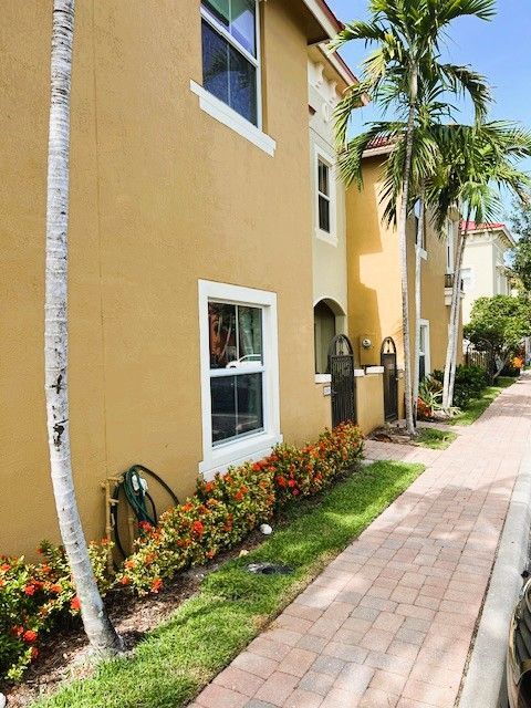 Photo - 291 Lake Monterey Cir