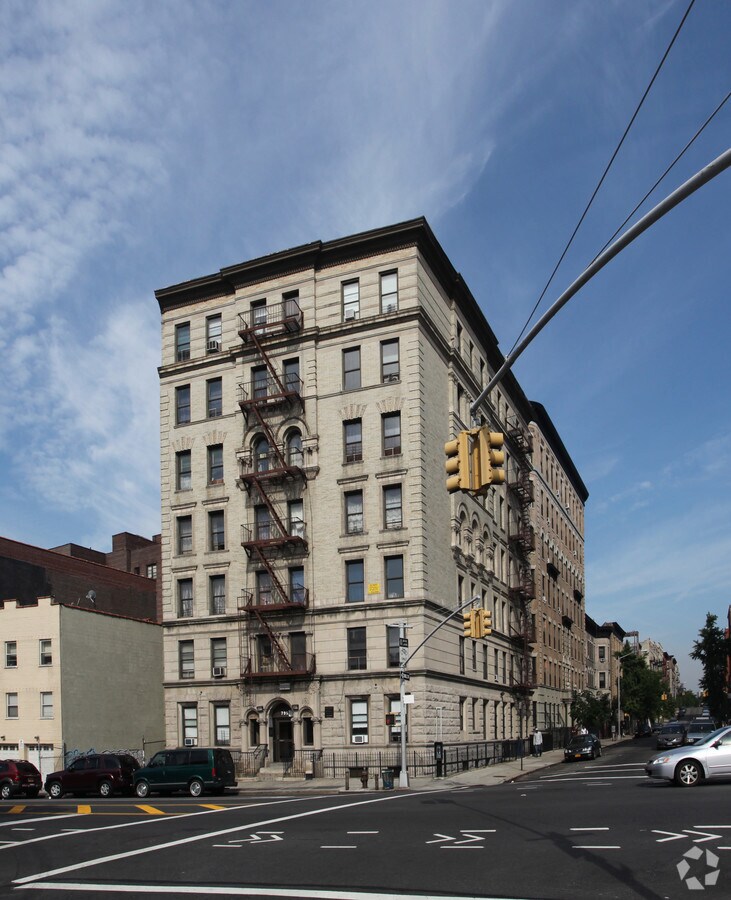 795 St Nicholas Ave - 795 St Nicholas Ave