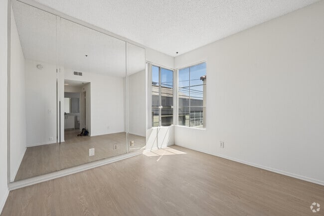 2BR, 2BA - 1200SF - Second Bedroom