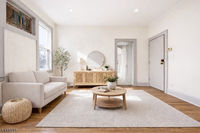 Photo - 265 N 17th St Unidad 1L