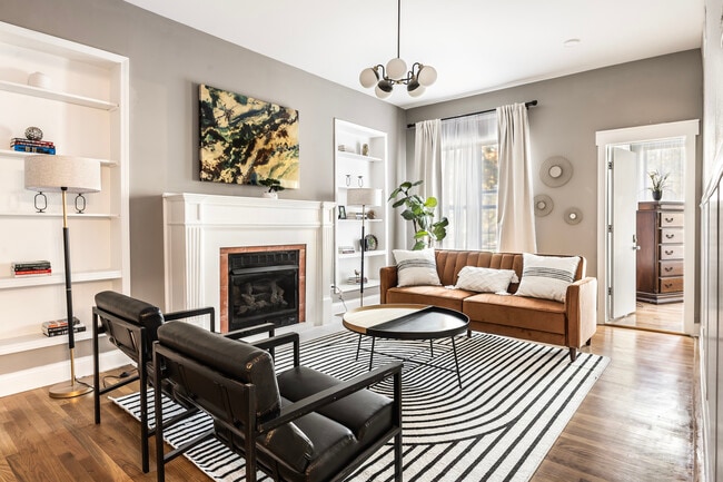 Photo - 5017 S Drexel Blvd Unit 101