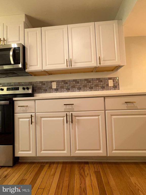 Photo - 4902 Van Walbeek Pl