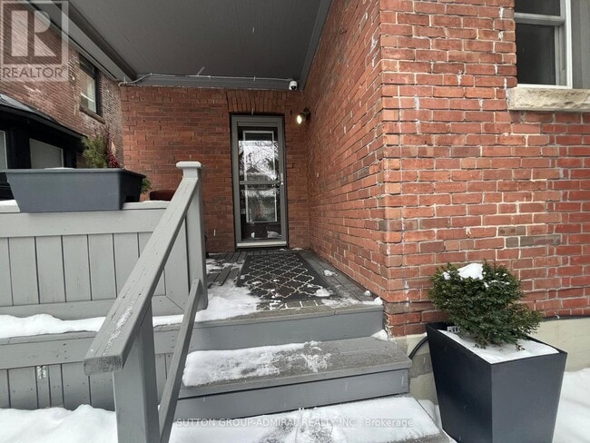 Photo - 335 Palmerston Blvd