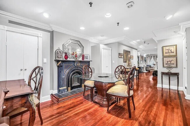 Photo - 163 E 71st St Unit 1C