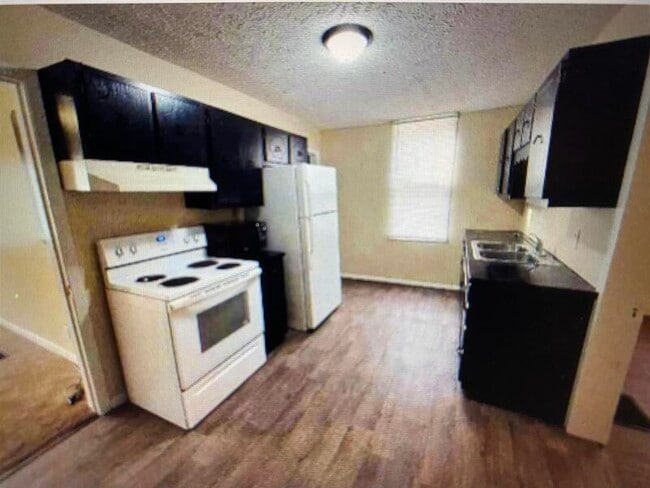 Photo - 1425 Sumner St