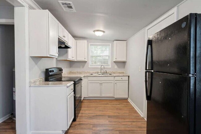 Photo - 934 Motley St