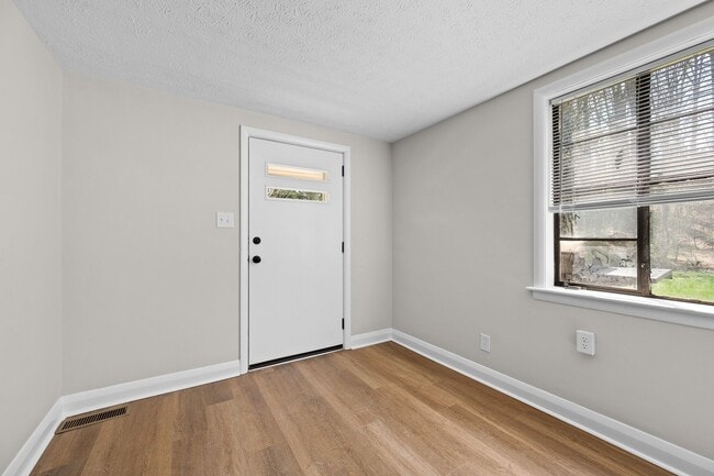 Photo - 805 McCausland St Unit B- Lower