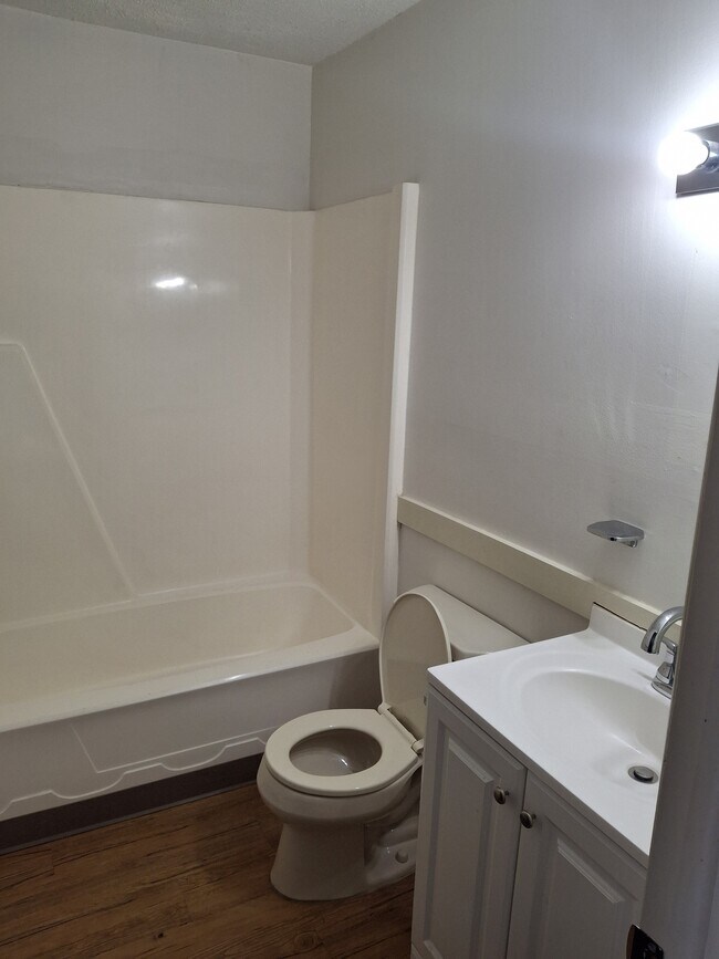 Photo - 22 Gold St Unit Gold Street Apartments