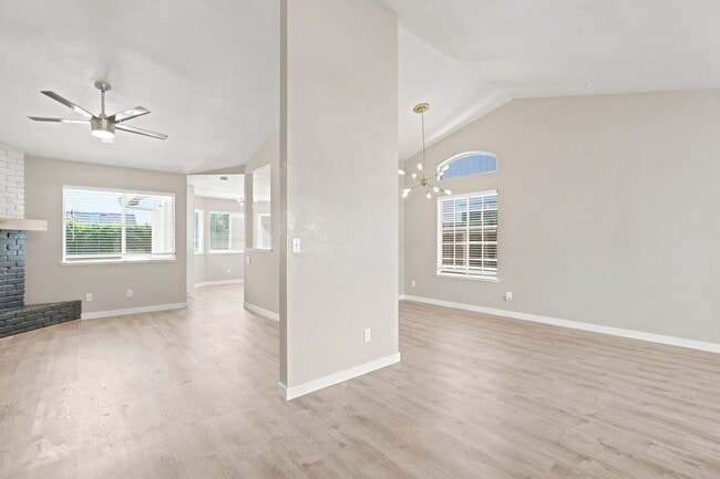 Photo - 8034 Fairlands Way
