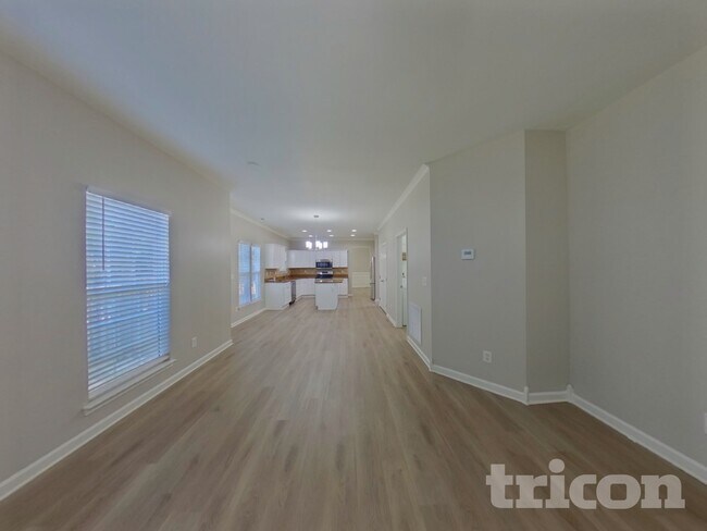 Photo - 1002 Hollingdale Ct