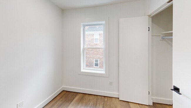 Photo - 1281 Simms Pl NE