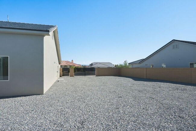 4930 Ridgewood Dr