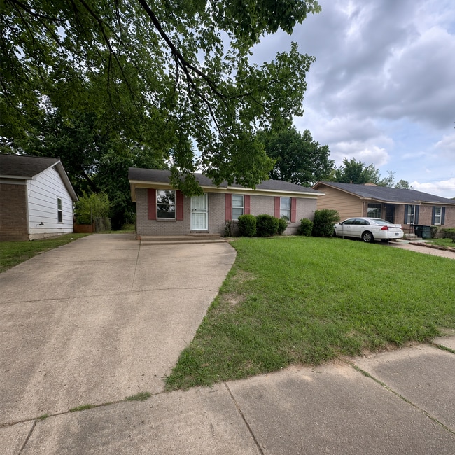 Photo - Charming 3 bedroom 1 bath Home - Open To Section 8