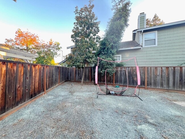 Photo - 479 Tioga Ct