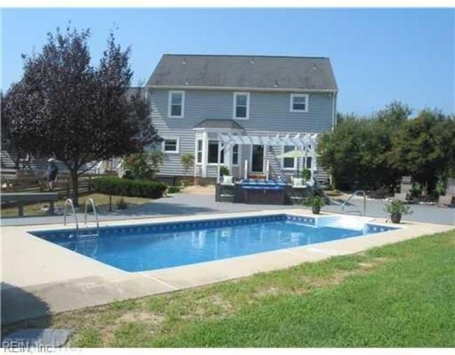 Building Photo - 12325 6 Ponds Ln