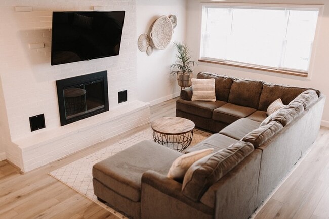 Photo - 212 Bristol St