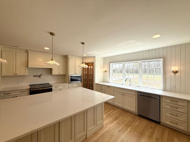 Photo - 1447 N Old Greensboro Rd