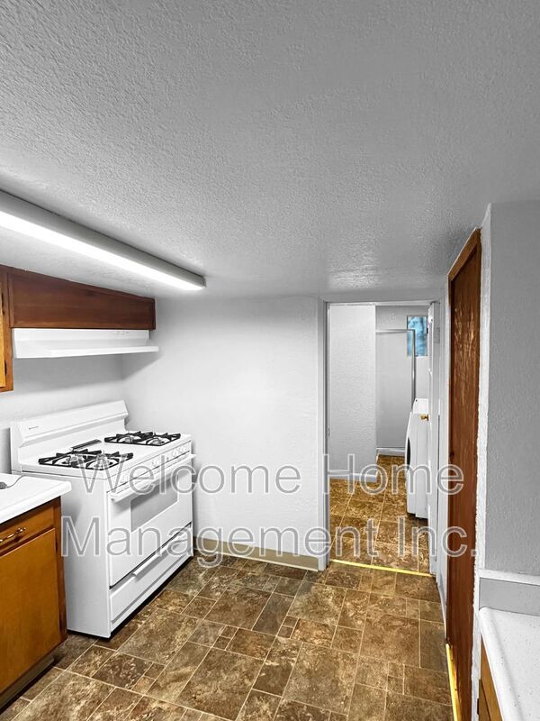 Photo - 4690 Augustine St