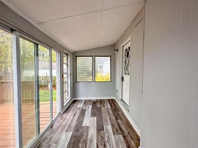 Photo - Lovely 3-bed Single Family Home in Hamden!...