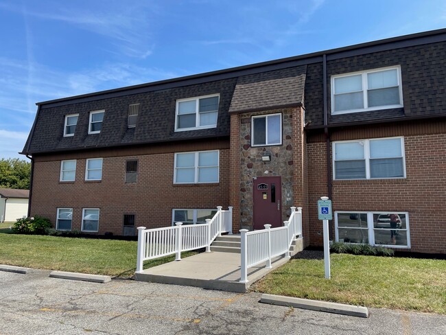 Arbour Court - Arbour Court Apartments