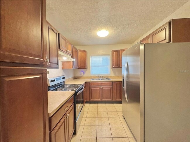 Photo - 674 Avenue L SE