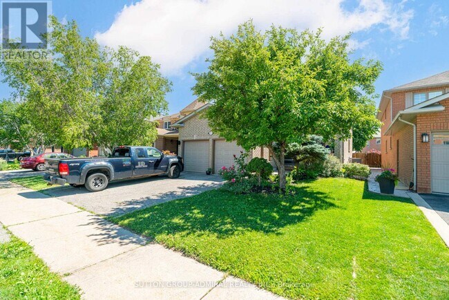 Photo - 8890 Martin Grove Rd