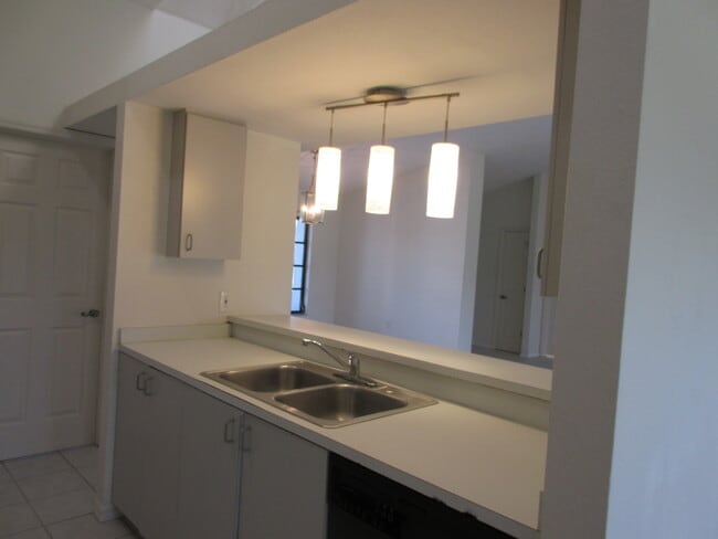 Photo - 463 Gallegos St