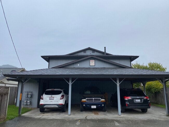 Complex with covered parking - 236 2nd Ave