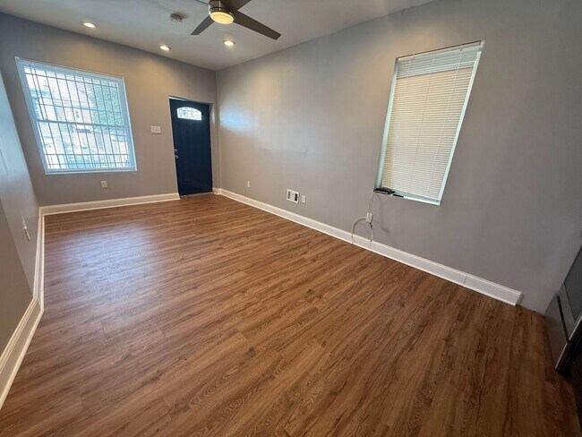 Photo - 5036 Sansom St Unit A