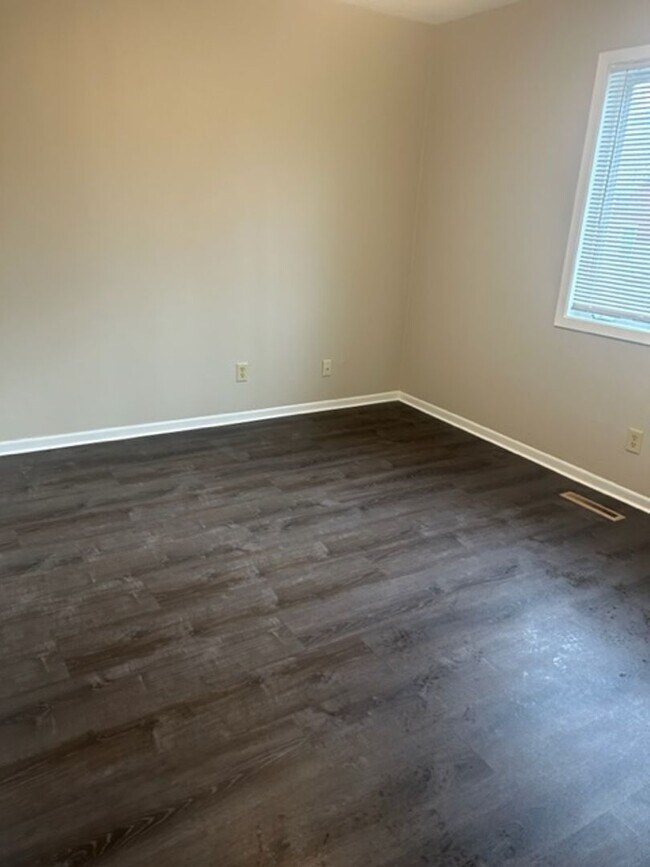 2900 Queen Avenue North Duplex Apartment Unit 2 Minneapolis, MN