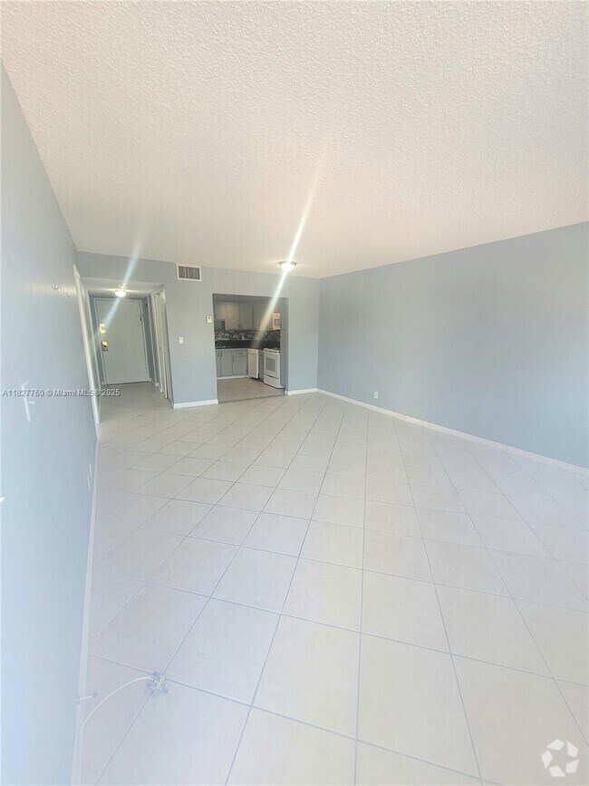Building Photo - 2025 NE 164th St Unit 202 Rental