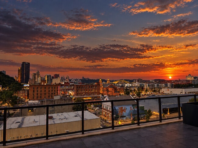 2330 Penn Ave Unit 202