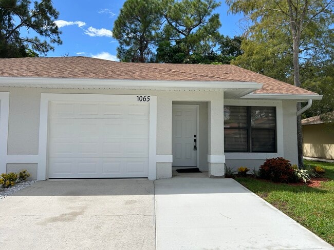Building Photo - 1065 Mulberry Pl