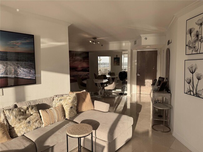 Photo - 1000 E Island Blvd Unit 811